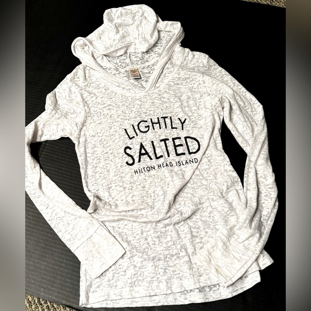 Coastal Classics Lightweight White Hoodie Women’s Medium